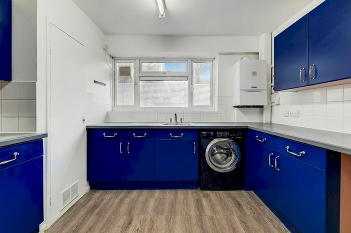 2 Bedroom Flat To Rent In Reynolds Court, Cobbold Road, London, E11