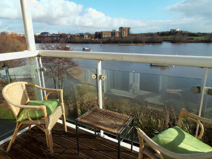 2 Bedroom Apartment To Rent In Jim Driscoll Way, Cardiff Bay, CF11