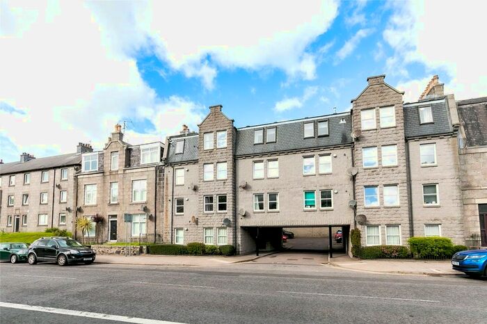 2 Bedroom Detached House To Rent In B Holburn Street, Aberdeen, AB10