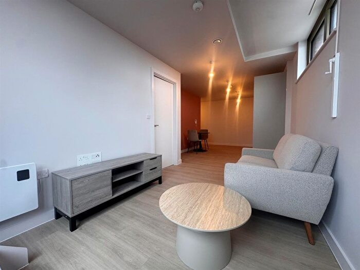 1 Bedroom Flat To Rent In Trafford Gardens, Botanical Avenue, M16