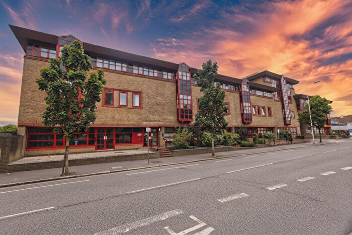 1 Bedroom Apartment For Sale In London Road, Romford, RM7