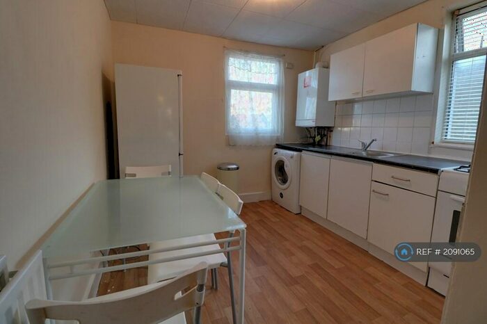 1 Bedroom Flat To Rent In High Road, Ilford, IG1