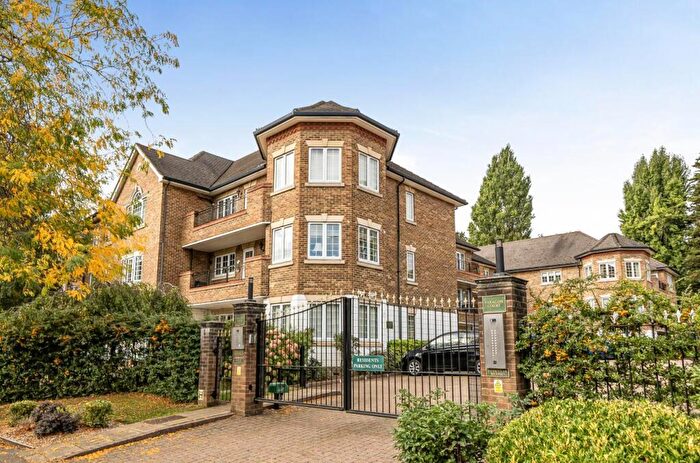 2 Bedroom Flat For Sale In Holders Hill Road, Hendon, NW4