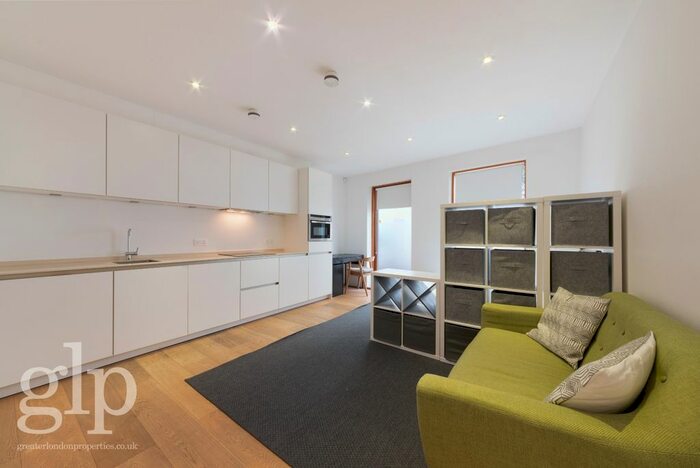 Studio To Rent In King's Mews, London, Greater London, WC1N