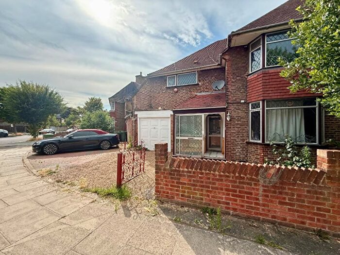 4 Bedroom End Of Terrace House To Rent In Steventon Road, Shepherds Bush, London, W12