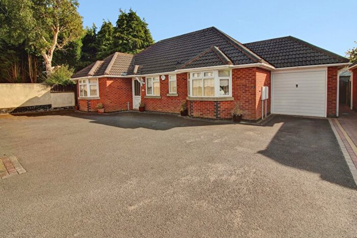 3 Bedroom Bungalow For Sale In Heather Mews, Cannock, WS12