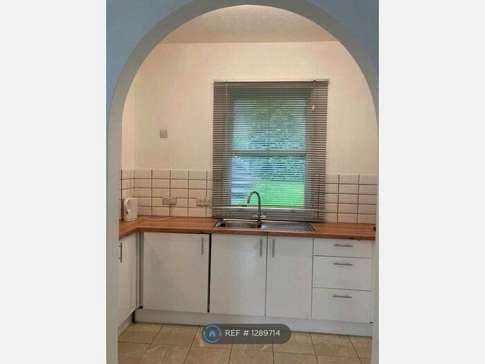 1 Bedroom Flat To Rent In Stratfield House, Aldershot GU11