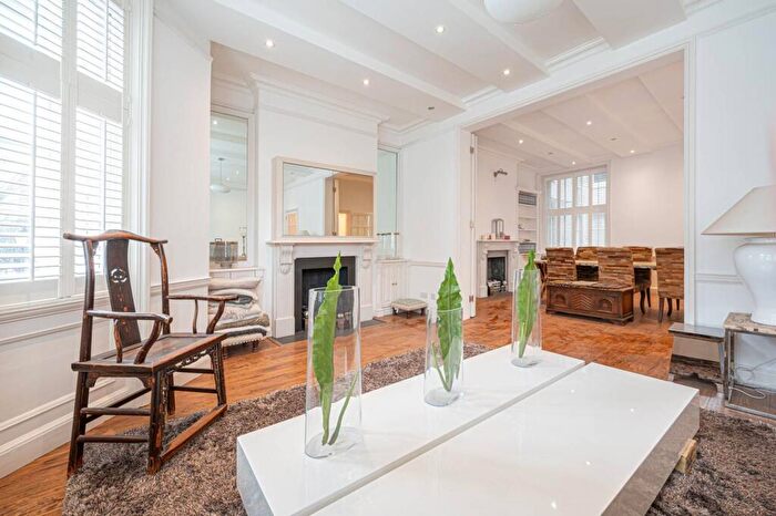 3 Bedroom Flat To Rent In Church Row, Hampstead, London, NW3