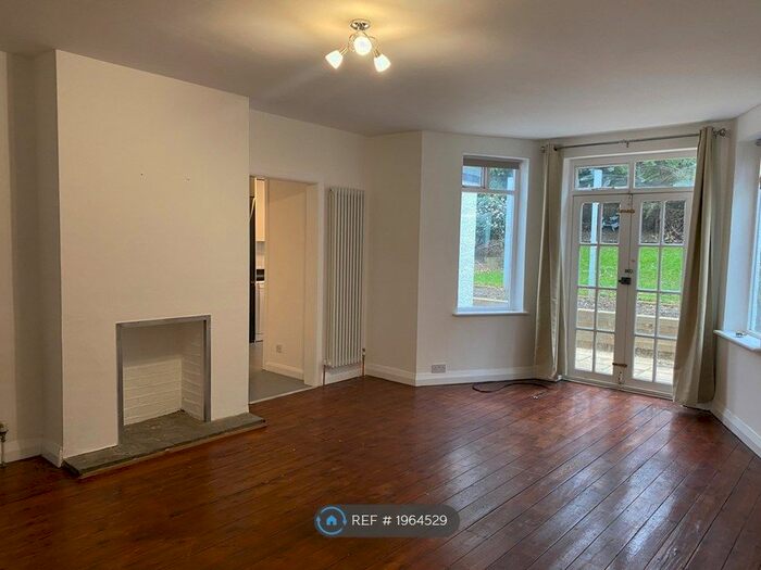 2 Bedroom Flat To Rent In Thorpewood Avenue, Forest Hill, SE26
