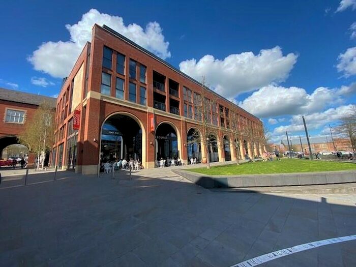 2 Bedroom Apartment To Rent In Exchange Street, Aylesbury, HP20