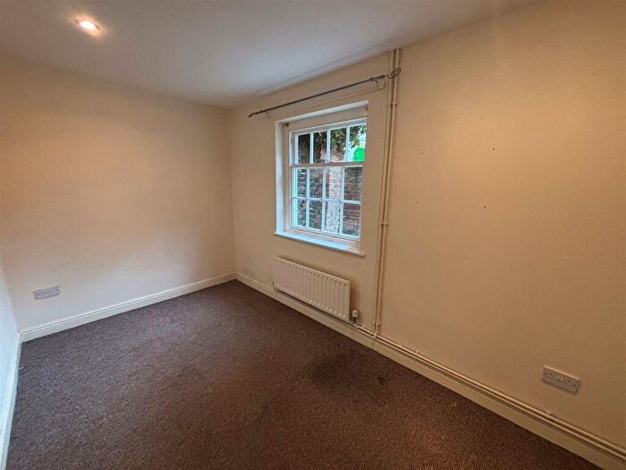 2 Bedroom Semi-Detached Bungalow For Sale In Upgate, Louth, Lincolnshire, LN11