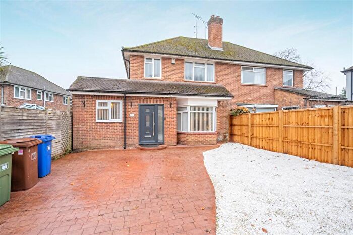 4 Bedroom Semi Detached House For Sale In Wentworth Avenue, Ascot, SL5