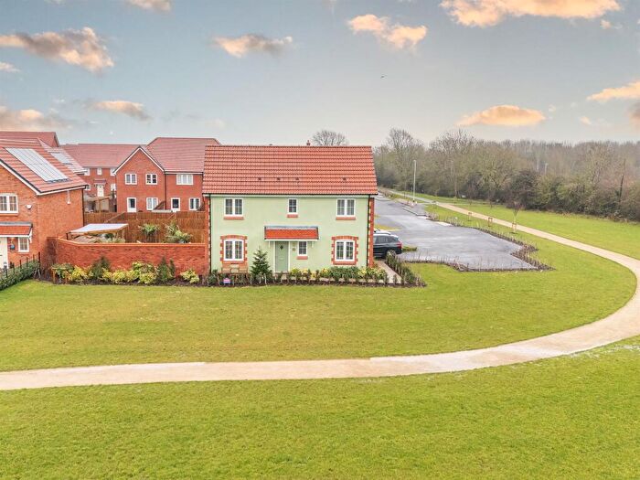 3 Bedroom Detached House For Sale In Bulrush Grove, Desborough, Kettering, NN14