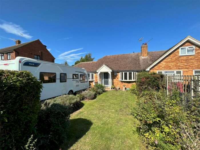 2 Bedroom Bungalow To Rent In Swale Road, Strood, Rochester, ME2