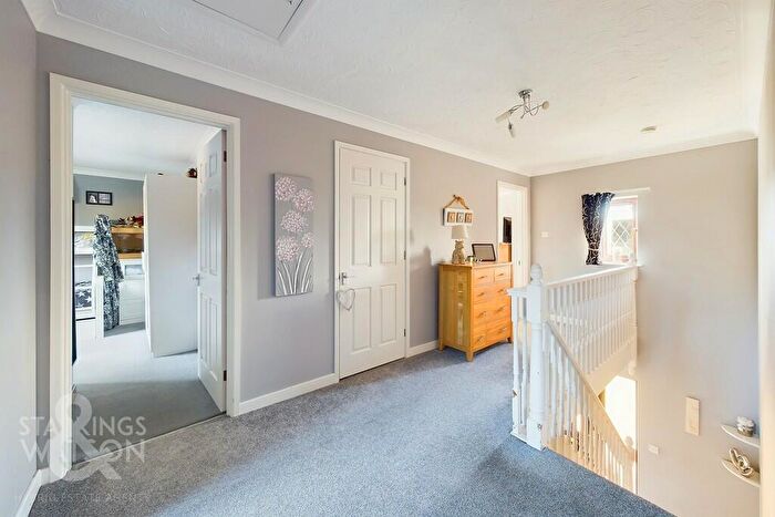 4 Bedroom Detached House For Sale In Church Meadow, Alpington, Norwich, NR14