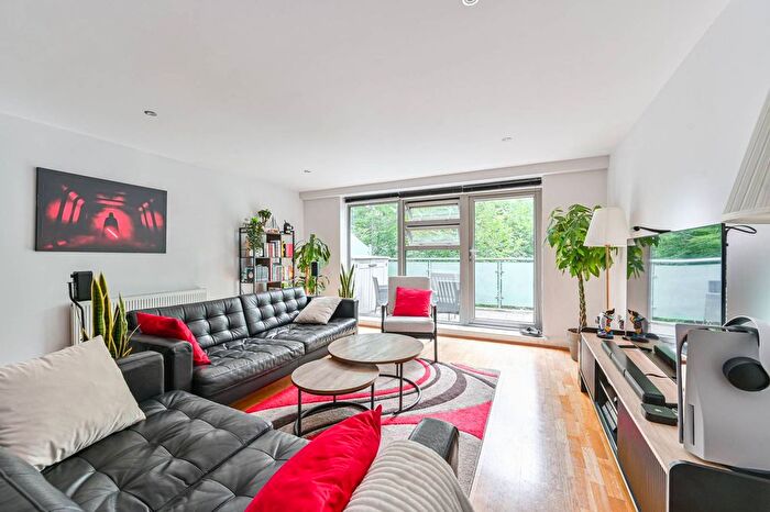 2 Bedroom Flat For Sale In Rotherhithe Street, Rotherhithe, SE16