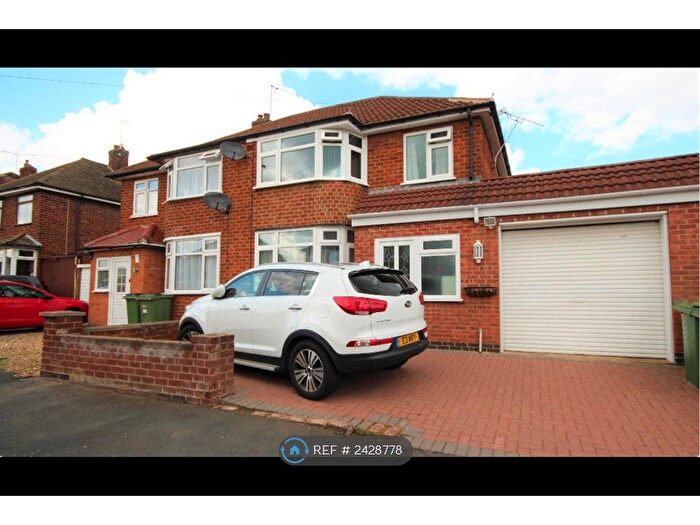 4 Bedroom Semi-Detached House To Rent In Brockenhurst Drive, Braunstone Town, LE3