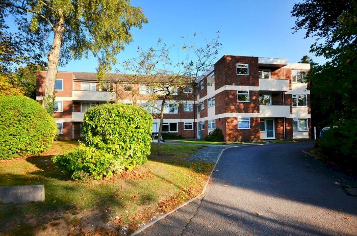 1 Bedroom Flat To Rent In Warren Road, Guildford, GU1