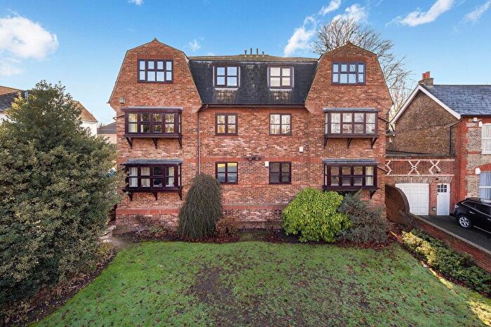2 Bedroom Apartment For Sale In Crook Log, South Bexleyheath, DA6
