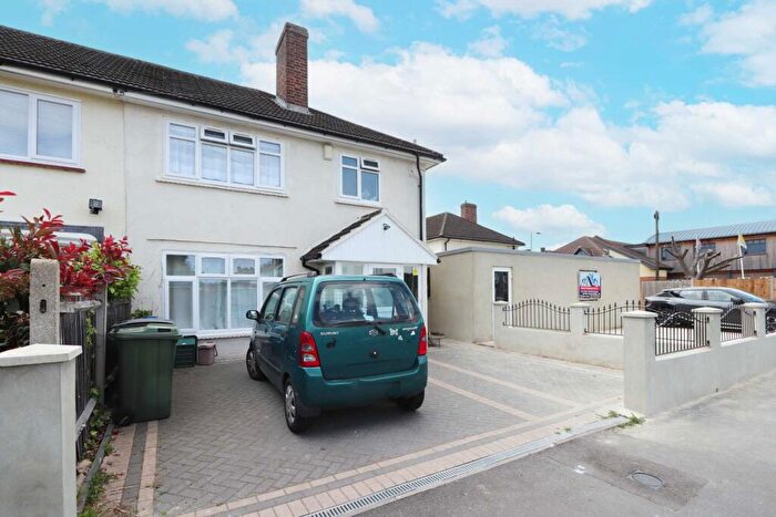 3 Bedroom Semi-Detached House To Rent In Gainsborough Road, New Malden, KT3