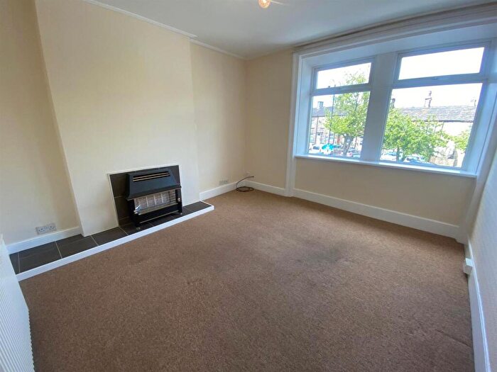 1 Bedroom Flat To Rent In Town End, Golcar, Huddersfield, HD7