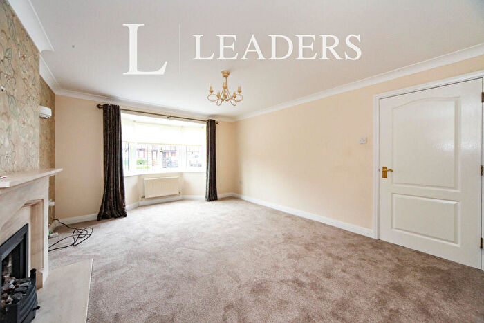 5 Bedroom Detached House To Rent In Badgers Gate -, LU6