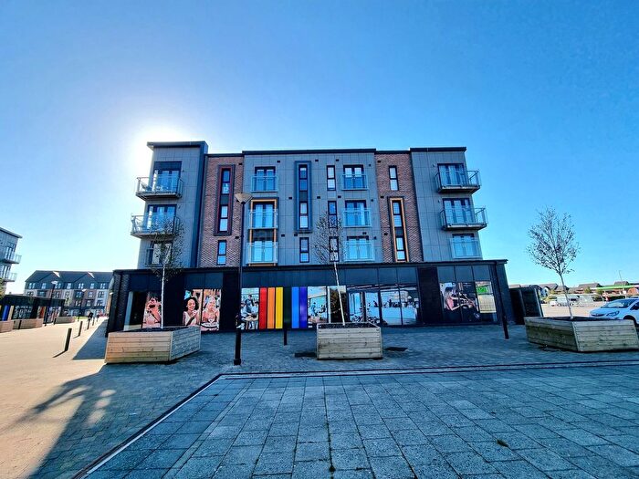 2 Bedroom Flat To Rent In Clos Y Rheilffordd, Barry, CF62