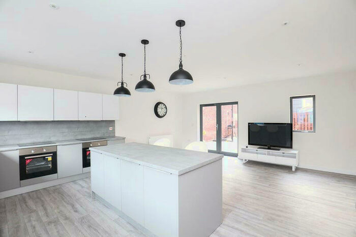 7 Bedroom Property To Rent In , Well Meadow Drive, &#Sheffield, S3