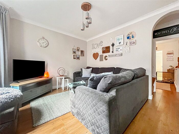 3 Bedroom Terraced House For Sale In Gordon Road, Gillingham, Kent, ME7