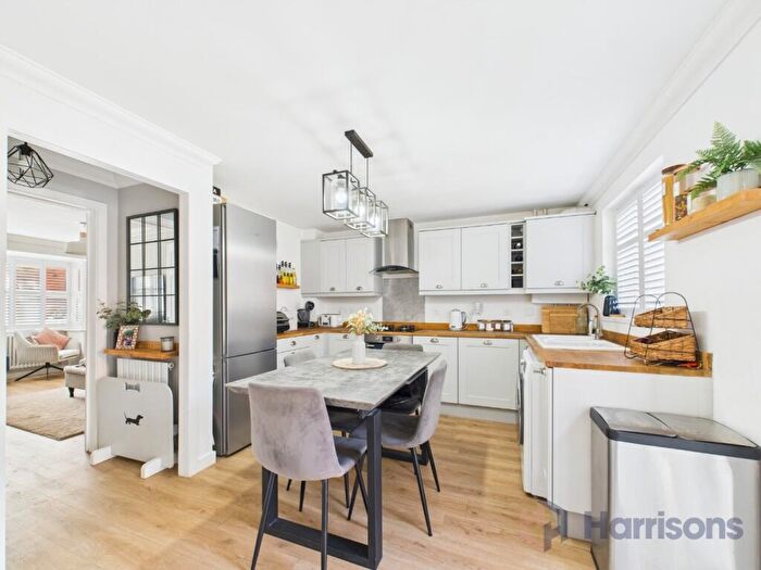 4 Bedroom Semi-Detached House For Sale In Carnation Crescent, Sittingbourne, Kent, ME10