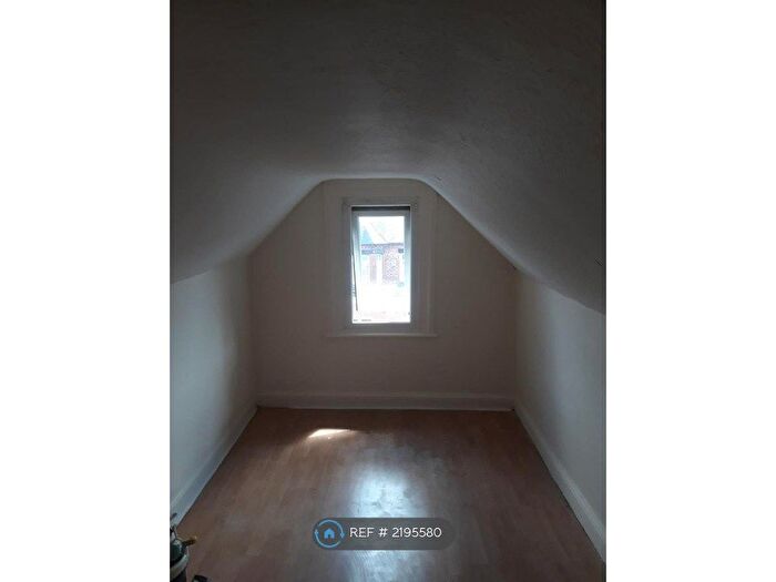 1 Bedroom Flat To Rent In Woodchurch Lane, Birkenhead, CH42