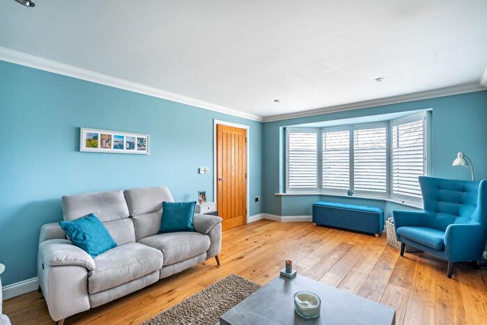 5 Bedroom Detached House For Sale In Back Lane, Riccall, York, YO19