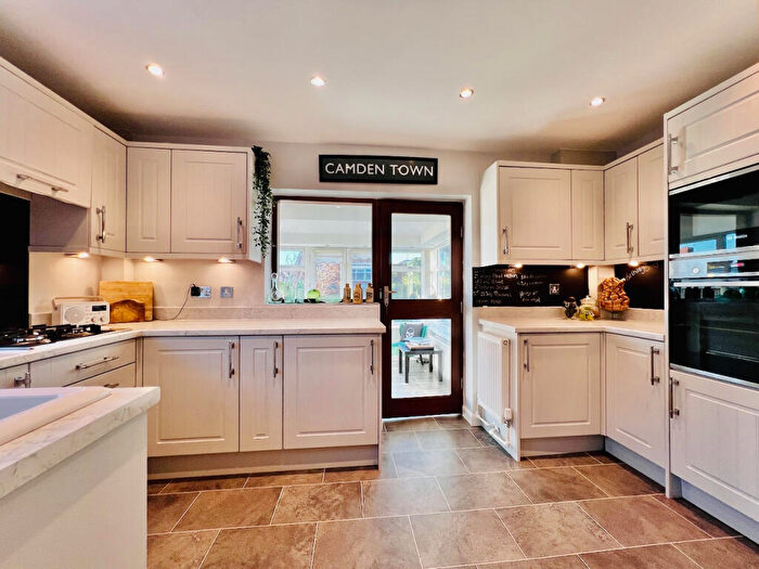 2 Bedroom Semi-Detached House For Sale In Queensway, Gawber, S75