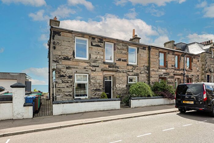 2 Bedroom Flat For Sale In Pettycur Road, Kinghorn, KY3