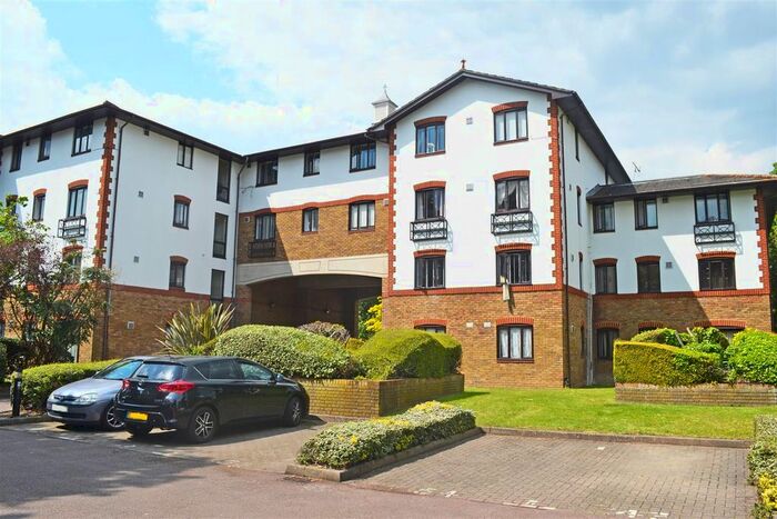 2 Bedroom Flat To Rent In Lampton Road, Hounslow, TW3