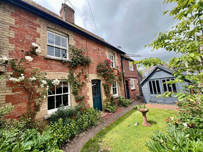 3 Bedroom Cottage For Sale In The Row, Sturminster Newton, DT10