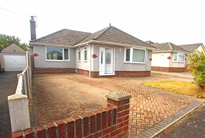 3 Bedroom Detached Bungalow For Sale In Montrose Drive, Bournemouth, BH10