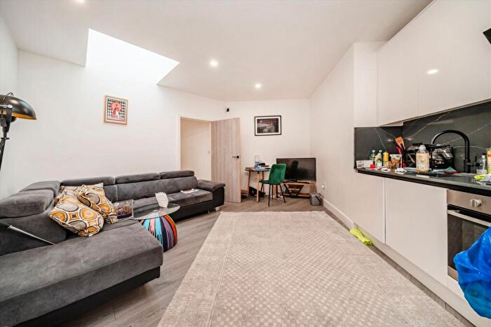 1 Bedroom Flat To Rent In Ingham Road, West Hampstead, NW6