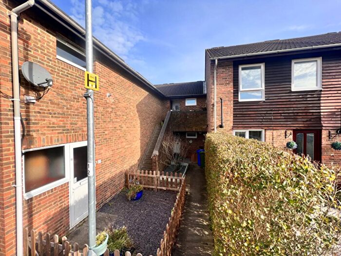 1 Bedroom Flat To Rent In Inchwood, RG12