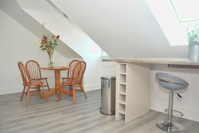 2 Bedroom Flat To Rent In Biddicks Court, St. Austell, PL25