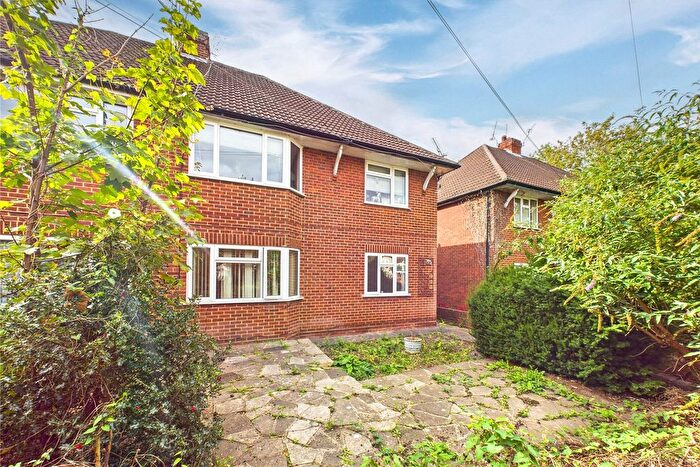 2 Bedroom Maisonette For Sale In Craufurd Rise, Maidenhead, Berkshire, SL6