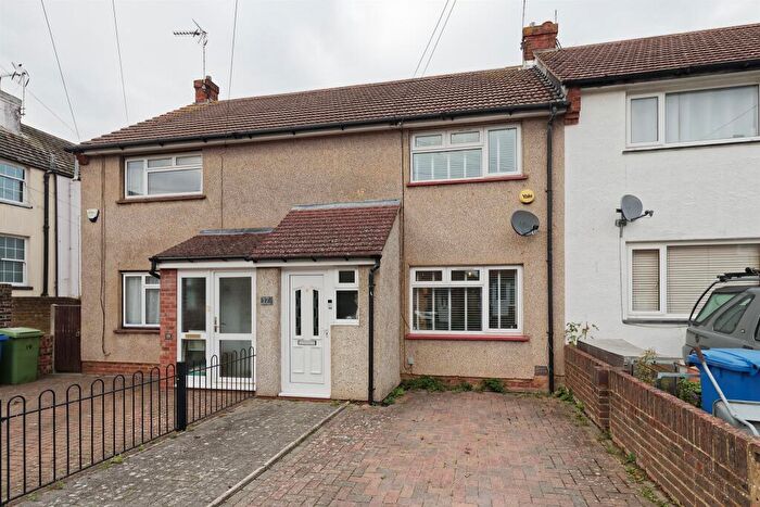 3 Bedroom Terraced House For Sale In Cavour Road, Faversham, ME13