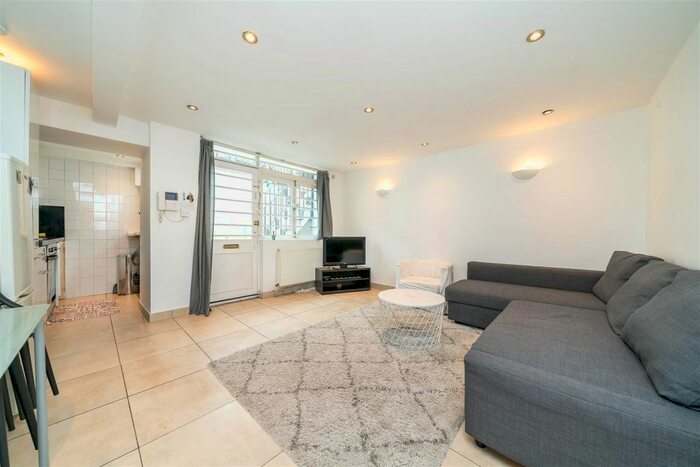 1 Bedroom Flat To Rent In Molyneux Street, Marylebone, London, W1H