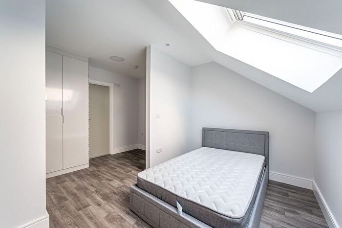 Studio To Rent In Downing Drive, Greenford, UB6