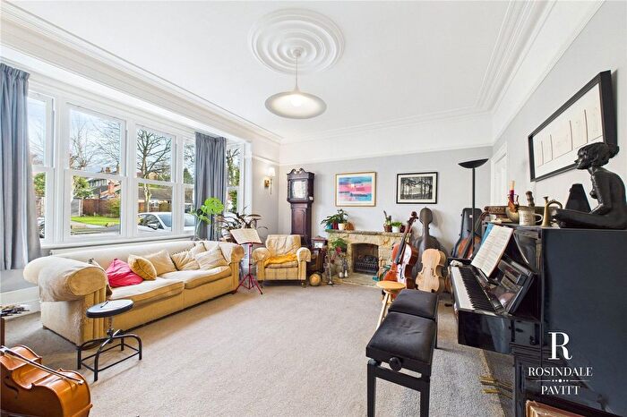 6 Bedroom Semi-detached House For Sale In Park Hill Road, Wallington, SM6