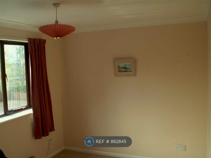 1 Bedroom Flat To Rent In Cuthbury Gardens, Wimborne, BH21