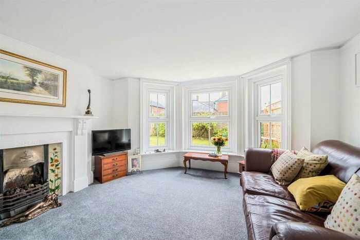 3 Bedroom Detached House For Sale In Bath Road, Sturminster Newton, DT10