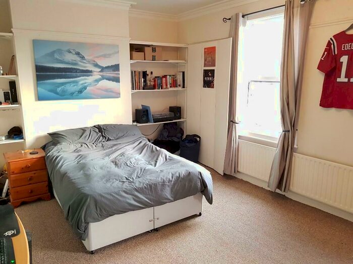 3 Bedroom Terraced House To Rent In Carholme Road - Student House For /, LN1