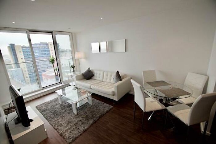 2 Bedroom Apartment To Rent In Western Gateway, Royal Docks, London, E16
