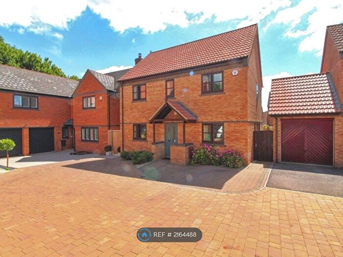4 Bedroom Detached House To Rent In Gainsborough Close, Grange Farm, Milton Keynes, MK8